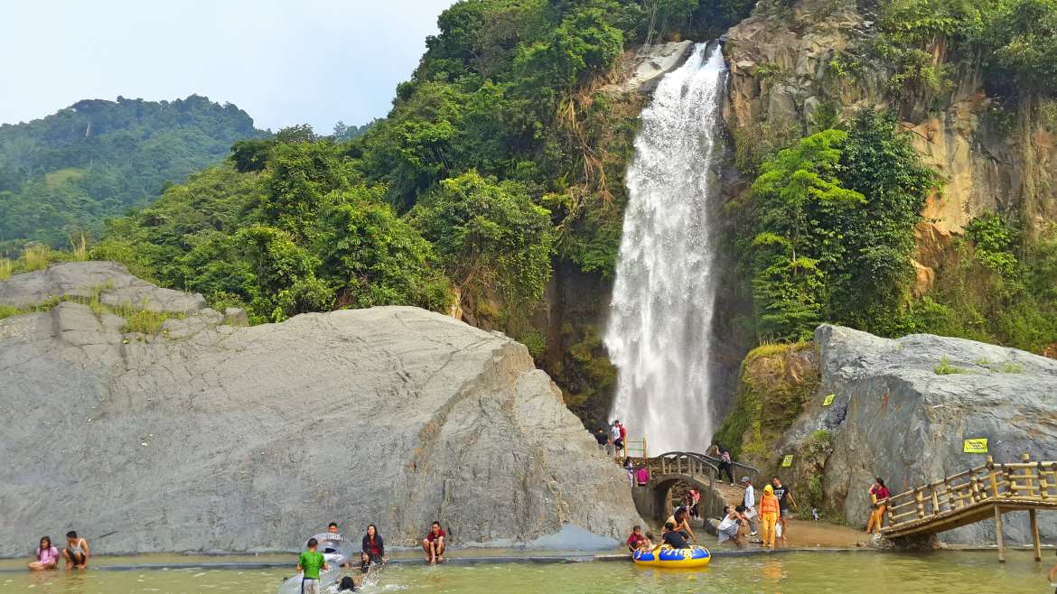 21 Tempat  Wisata  Bogor  2022 yang  Mudah  Dijangkau 